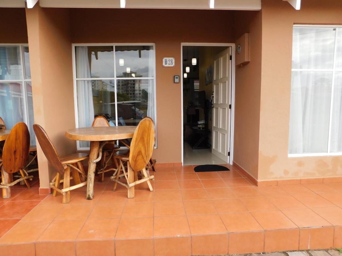 Condo Villa B27 Sleeps Five People - B28 Sleeps Six People - Price Includes Housekeeping Fees Not Taxes - Very Close To The Pool And Beach! Jacó Εξωτερικό φωτογραφία